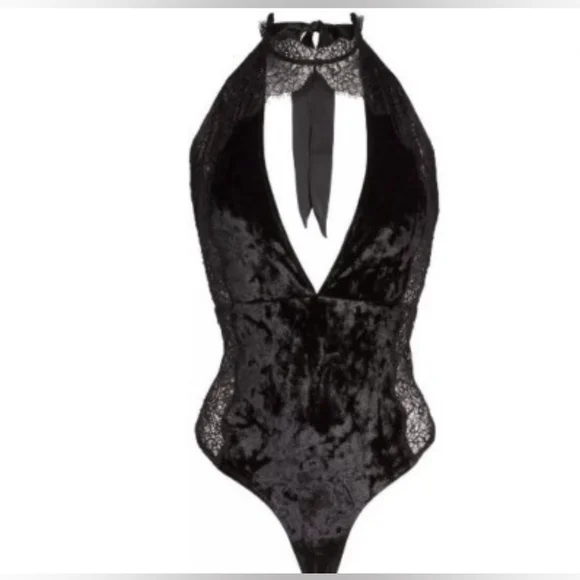 CHELSEA28 NORDSTROM Velvet & Lace Halter Bodysuit | SZ L - Picture 2 of 12